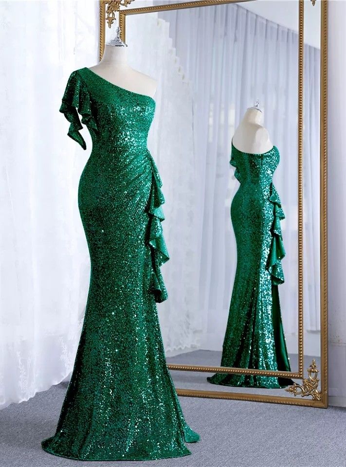 Size 8 Prom Sequined Green Mermaid Dress on Queenly