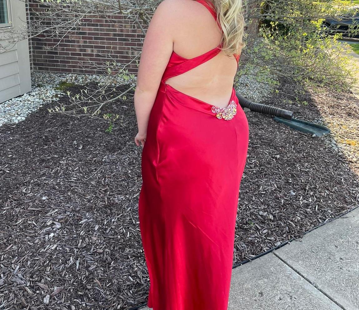 Plus Size 16 Satin Red Side Slit Dress on Queenly