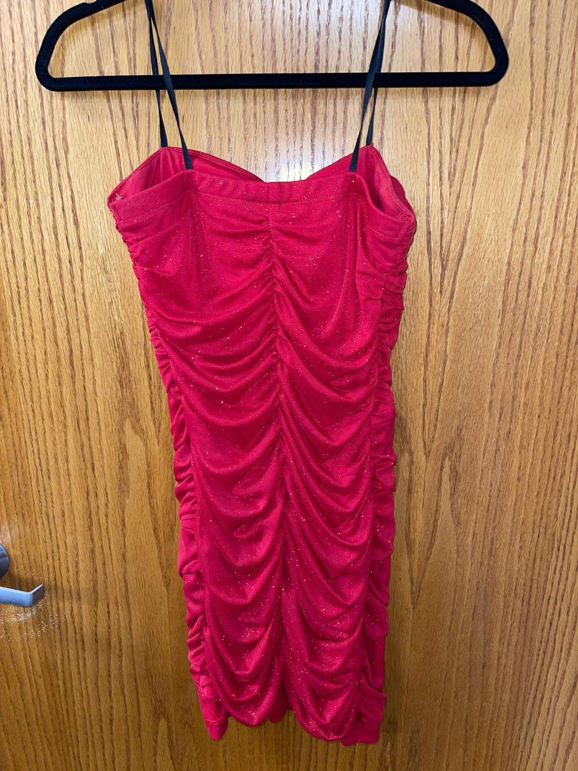 Size 4 Strapless Red Cocktail Dress on Queenly