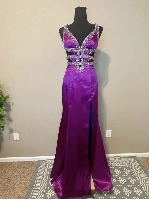 Tony Bowls Size 2 Prom Sequined Purple Dress With Train on Queenly