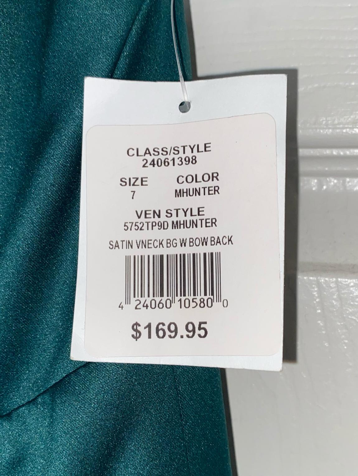 David's Bridal Size 6 Green A-line Dress on Queenly