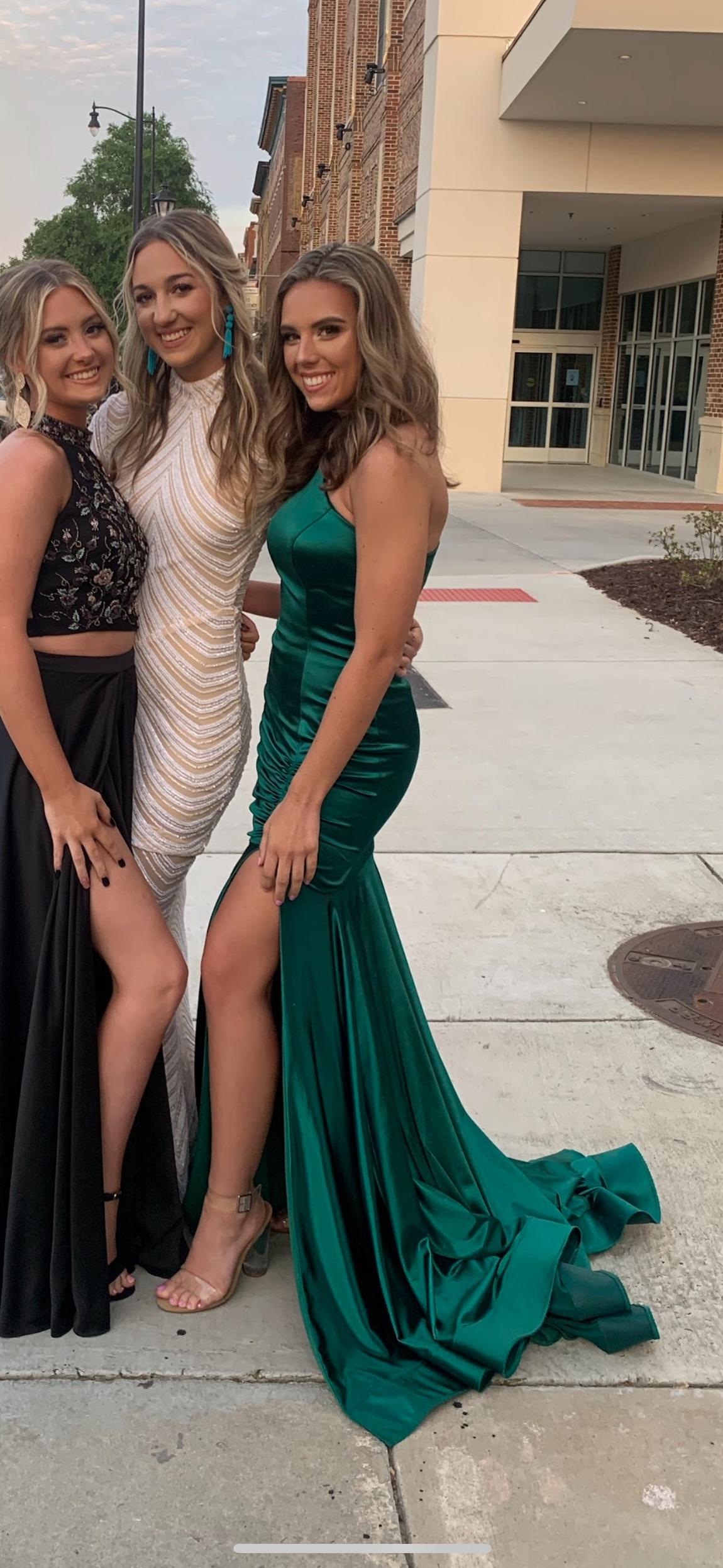 Sherri Hill Size 2 Prom Green Side Slit Dress on Queenly
