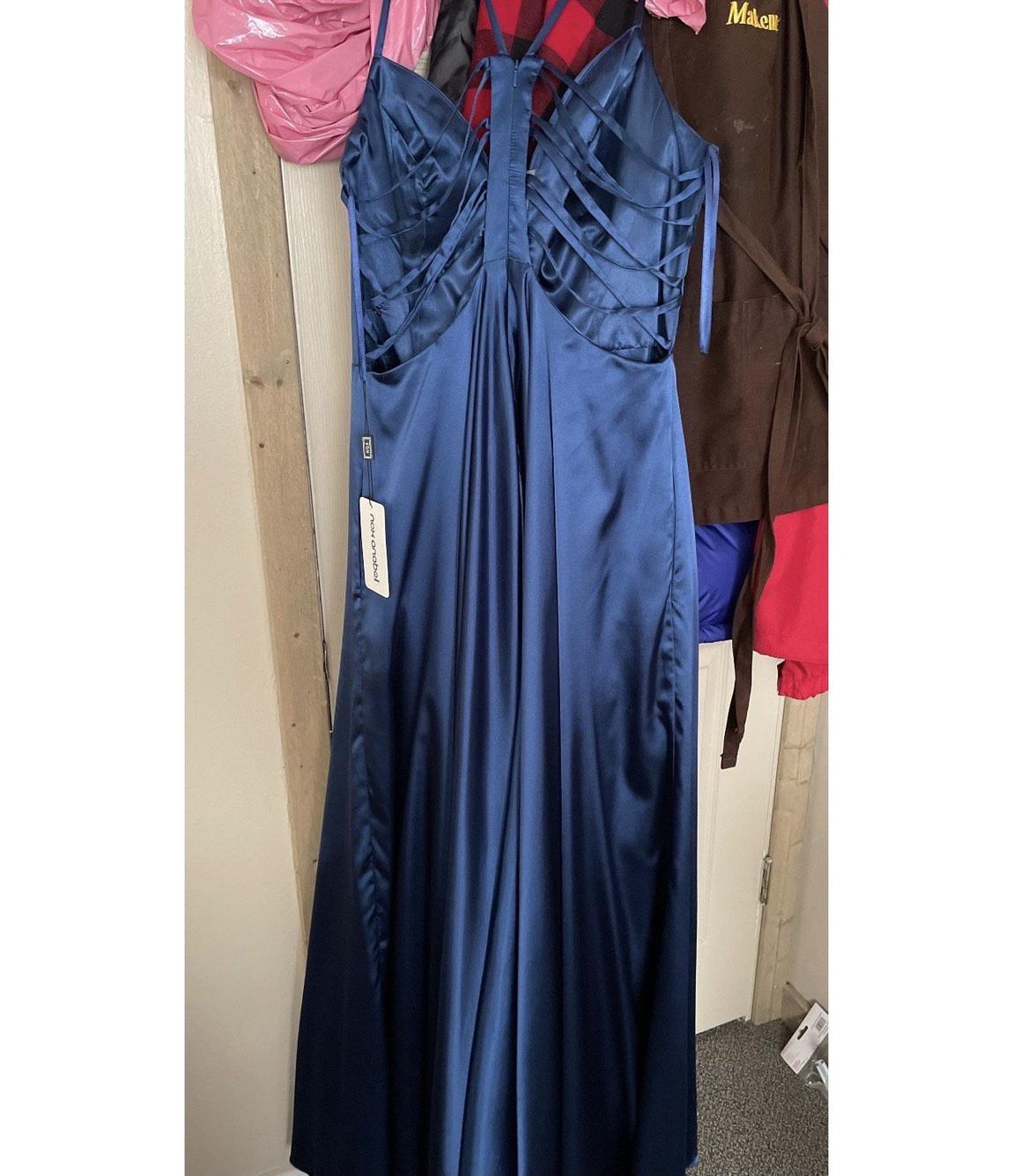 Plus Size 16 Satin Navy Blue A-line Dress on Queenly