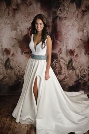 Jovani Size 2 Wedding Plunge Velvet White Ball Gown on Queenly