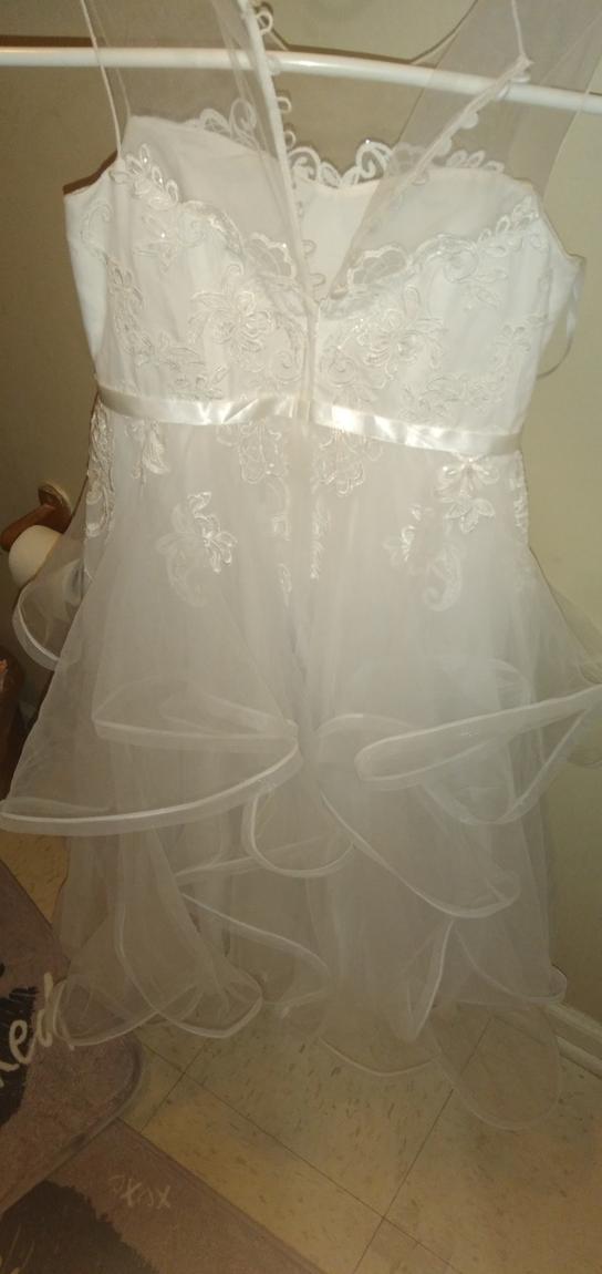 David's Bridal Size 8 White Ball Gown on Queenly
