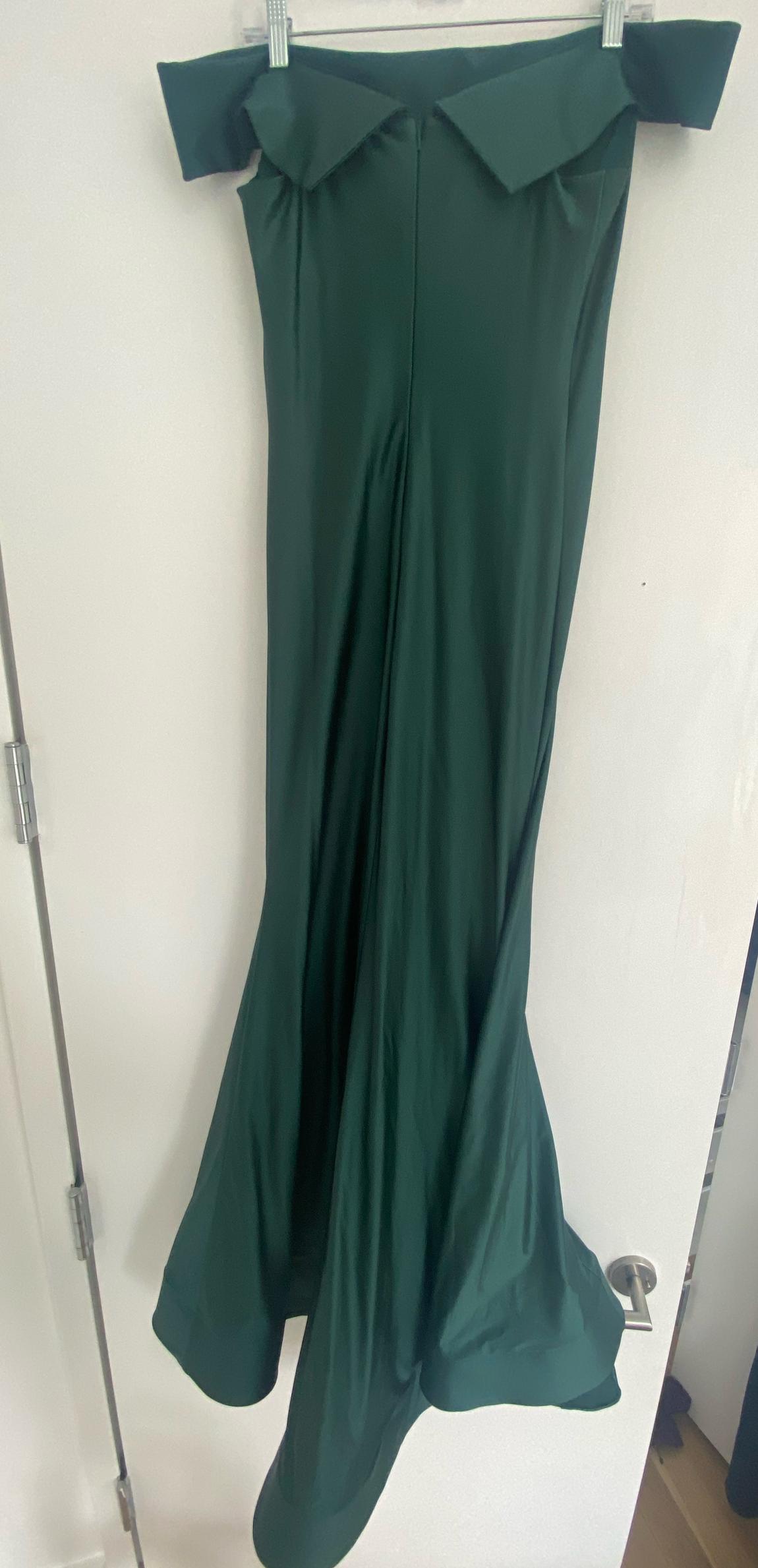 Amelia Couture Size 6 Green Mermaid Dress on Queenly