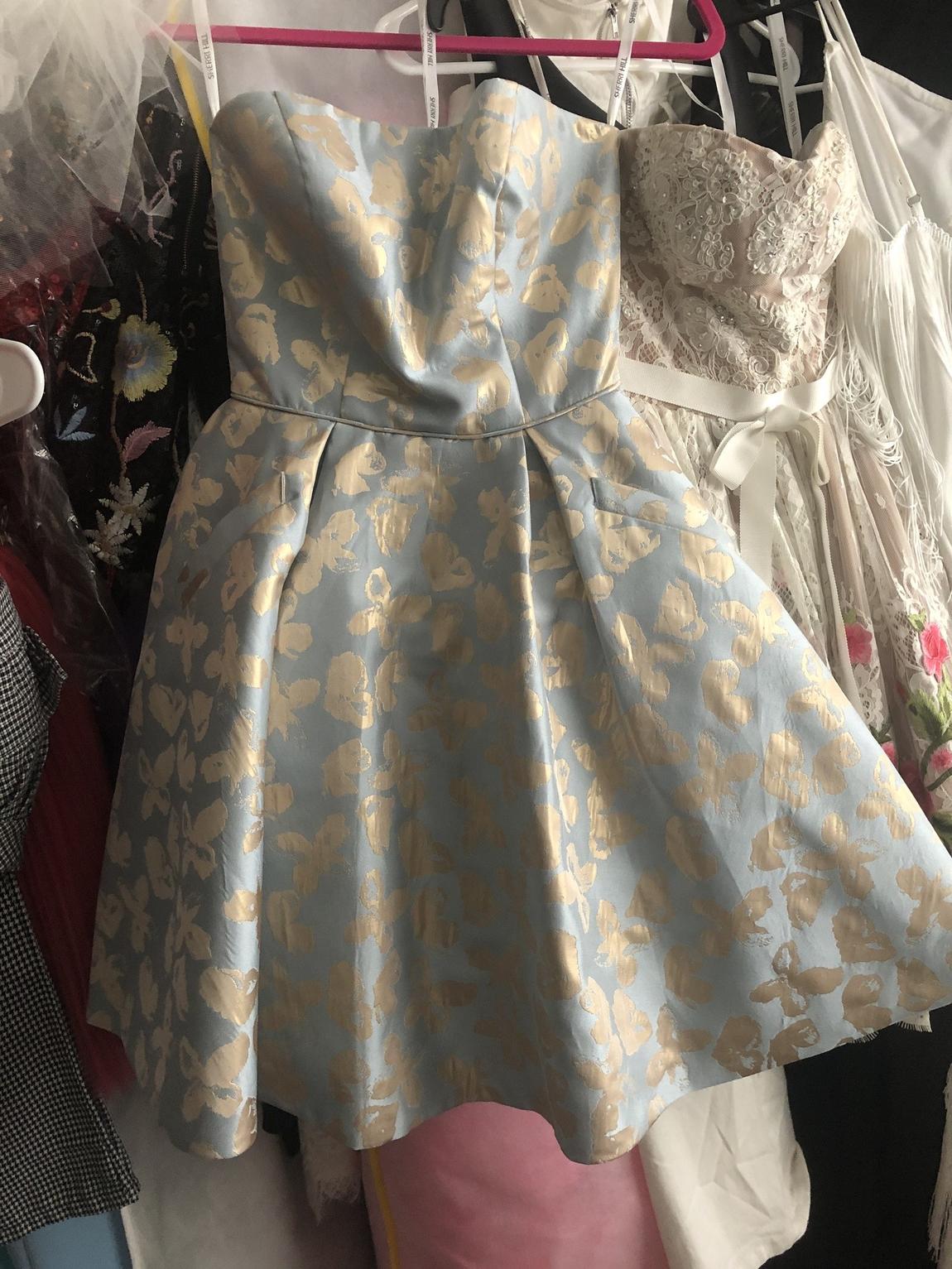 Size 00 Homecoming Strapless Floral Light Blue Cocktail Dress on Queenly
