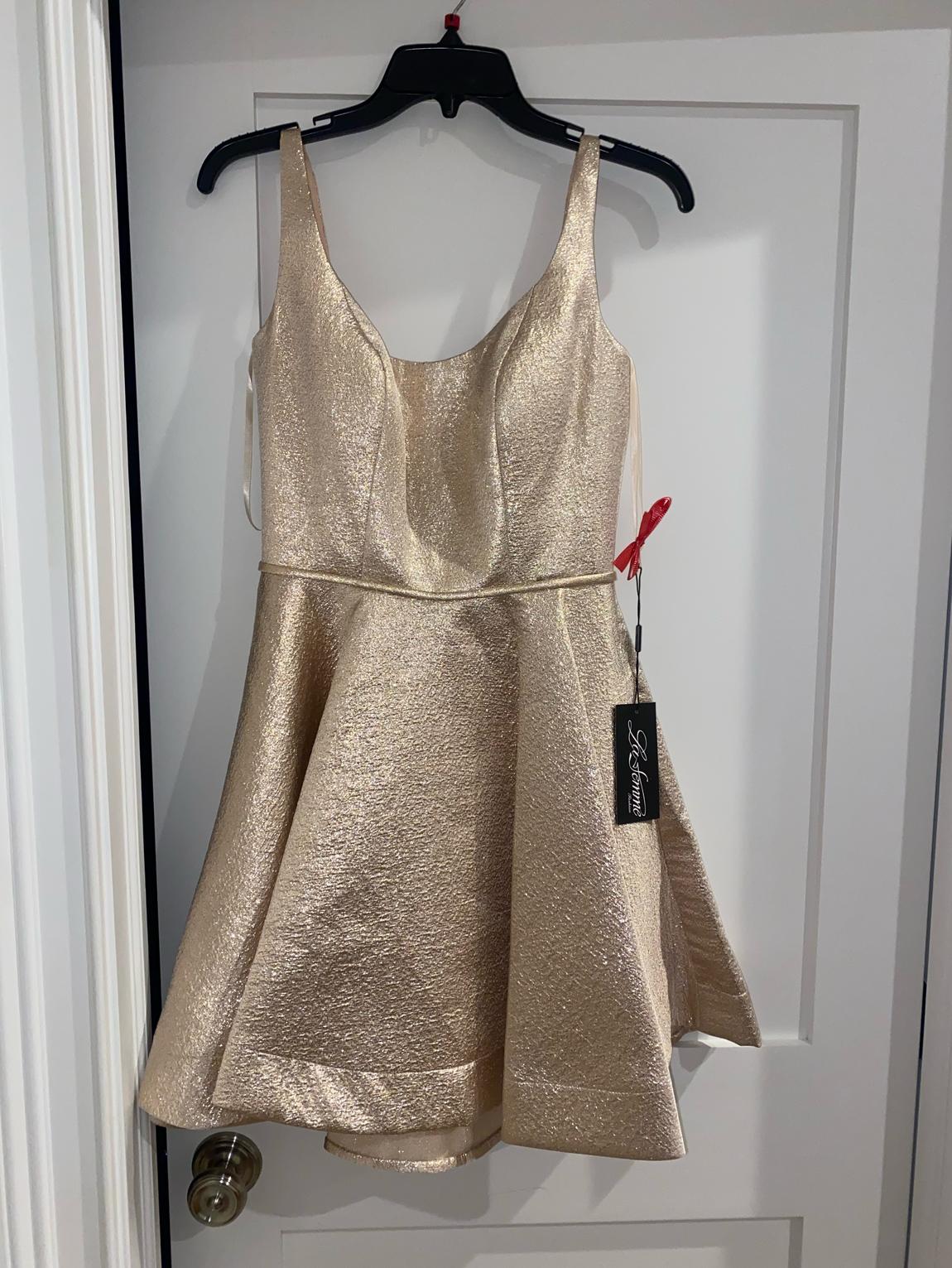 La Femme Size 4 Homecoming Sequined Rose Gold Cocktail Dress on Queenly