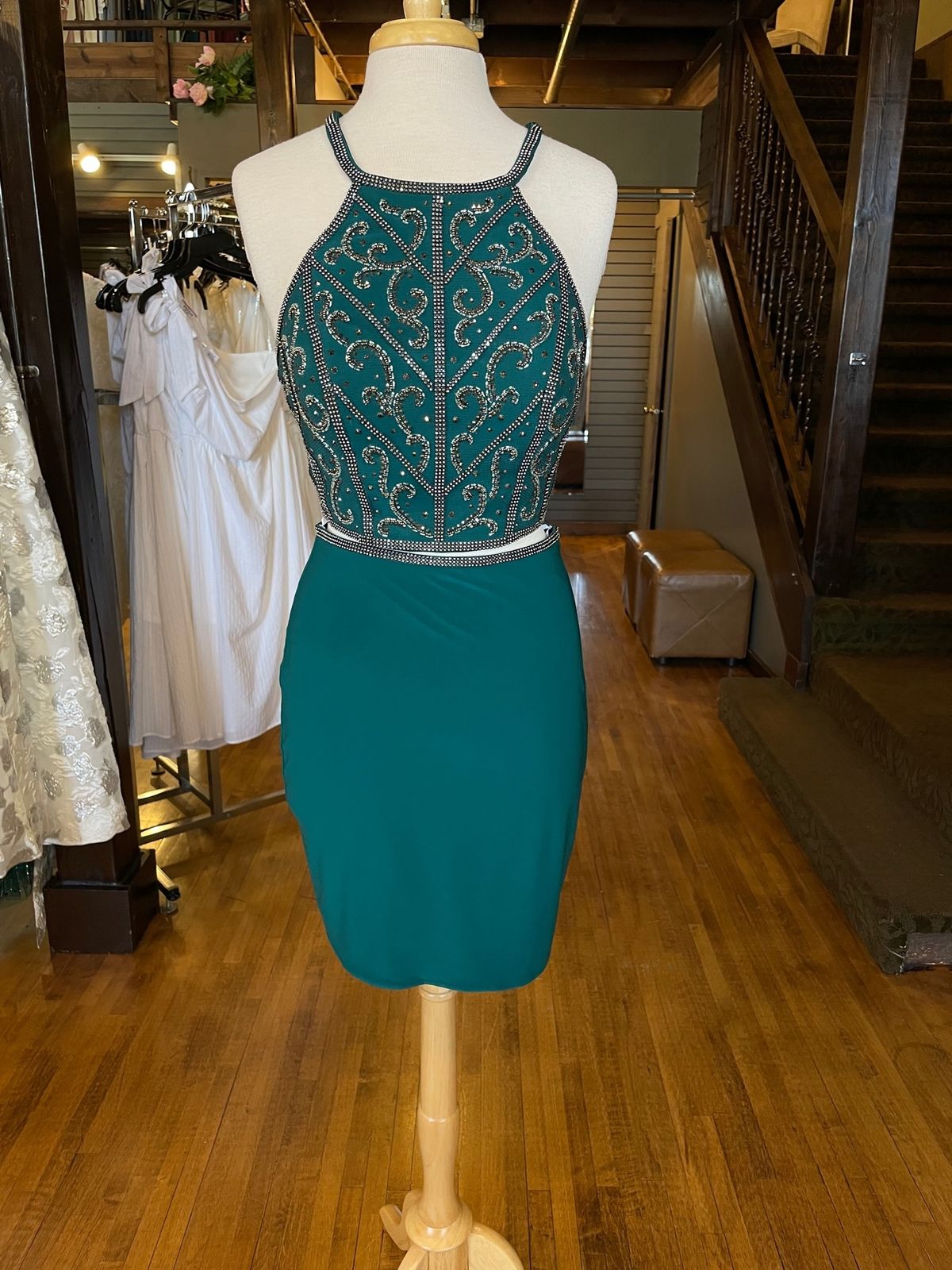 Style 4011 Alyce Size 8 Green Cocktail Dress on Queenly