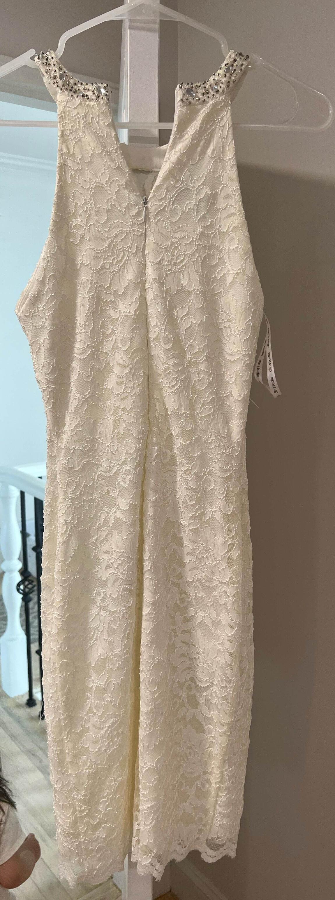 Size 2 Lace White Floor Length Maxi on Queenly