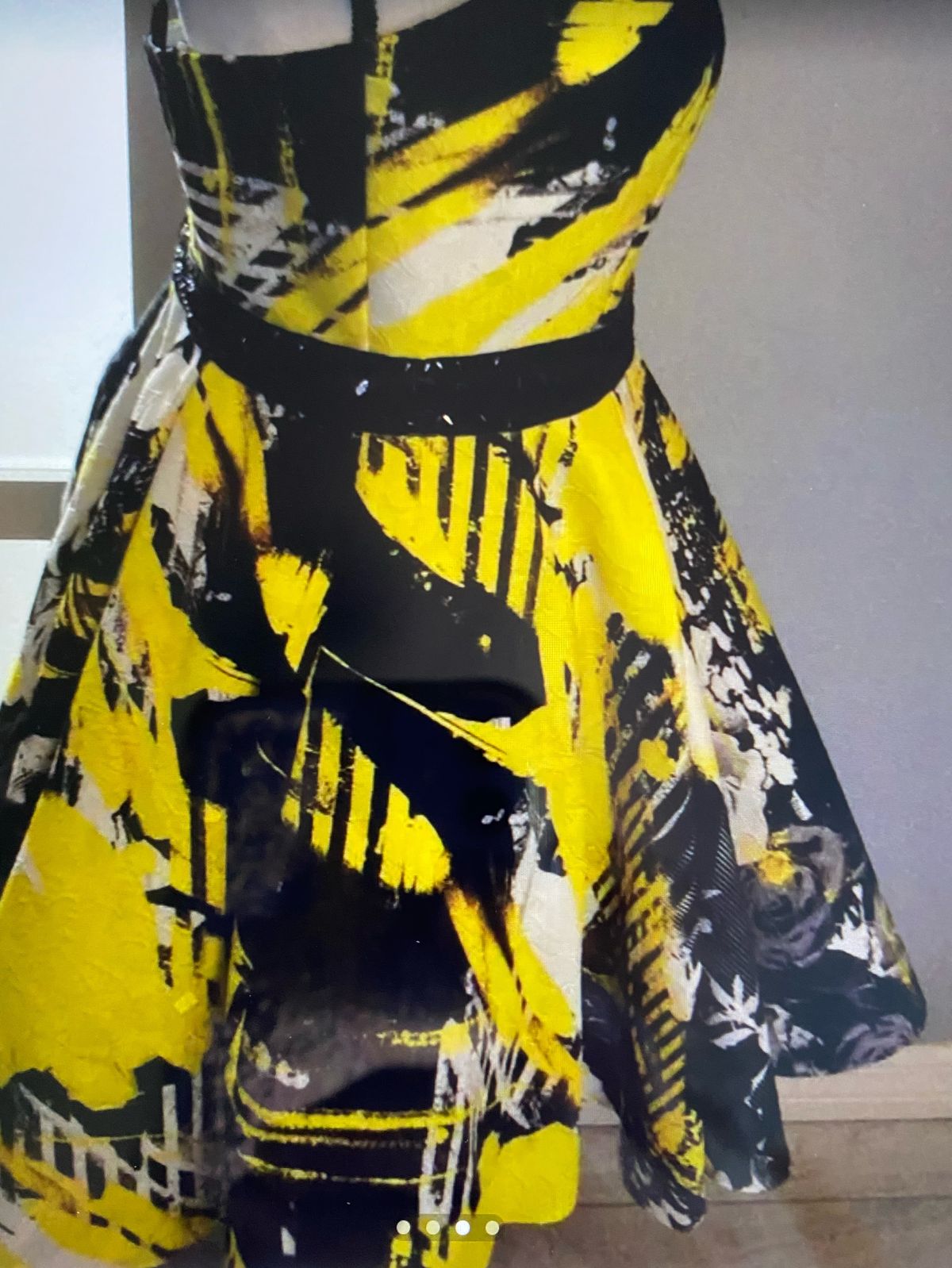 Jovani Size 6 Sequined Yellow Cocktail Dress on Queenly