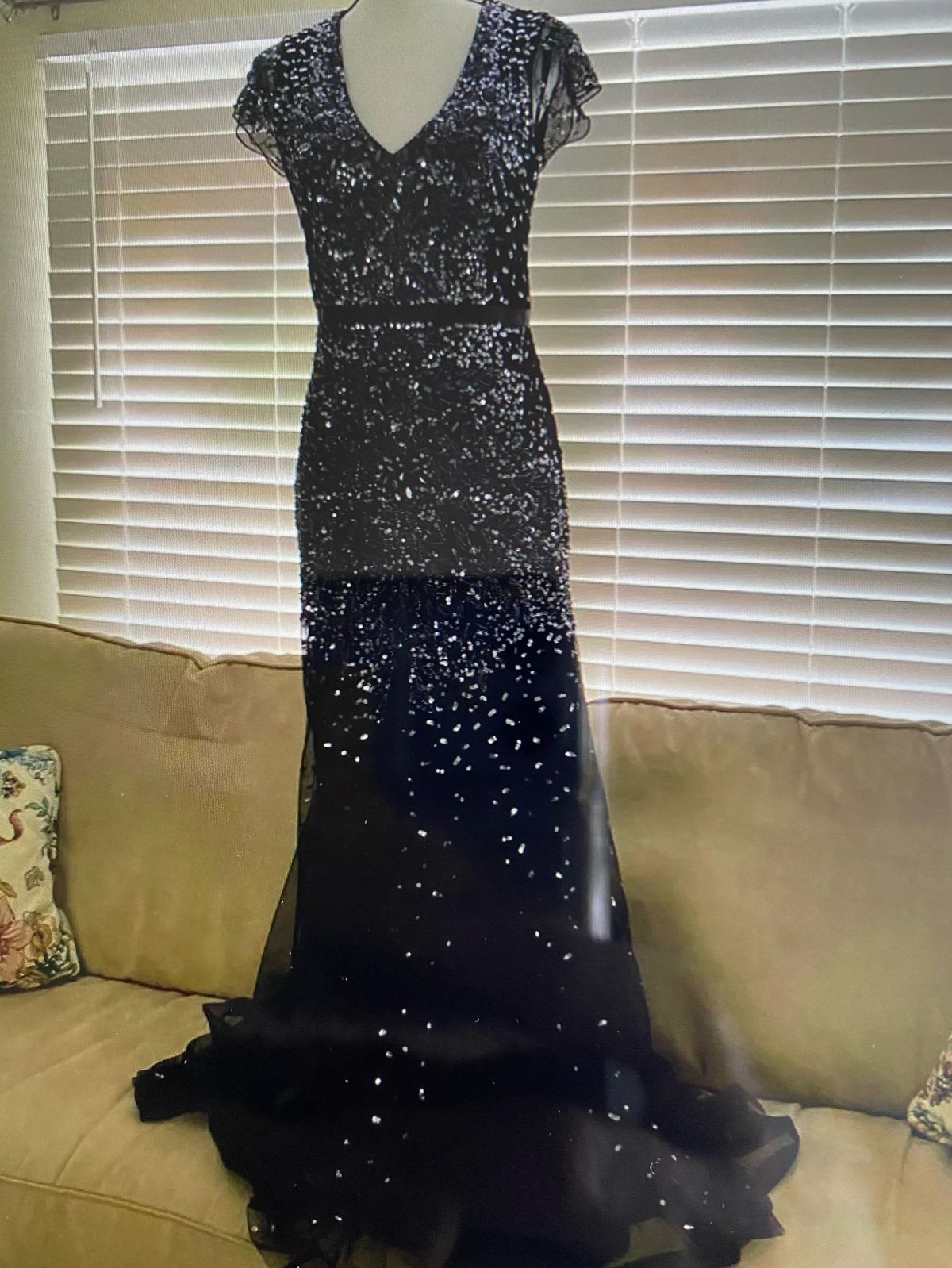 Adrianna Papell Size 4 Prom Sequined Black Floor Length Maxi on Queenly