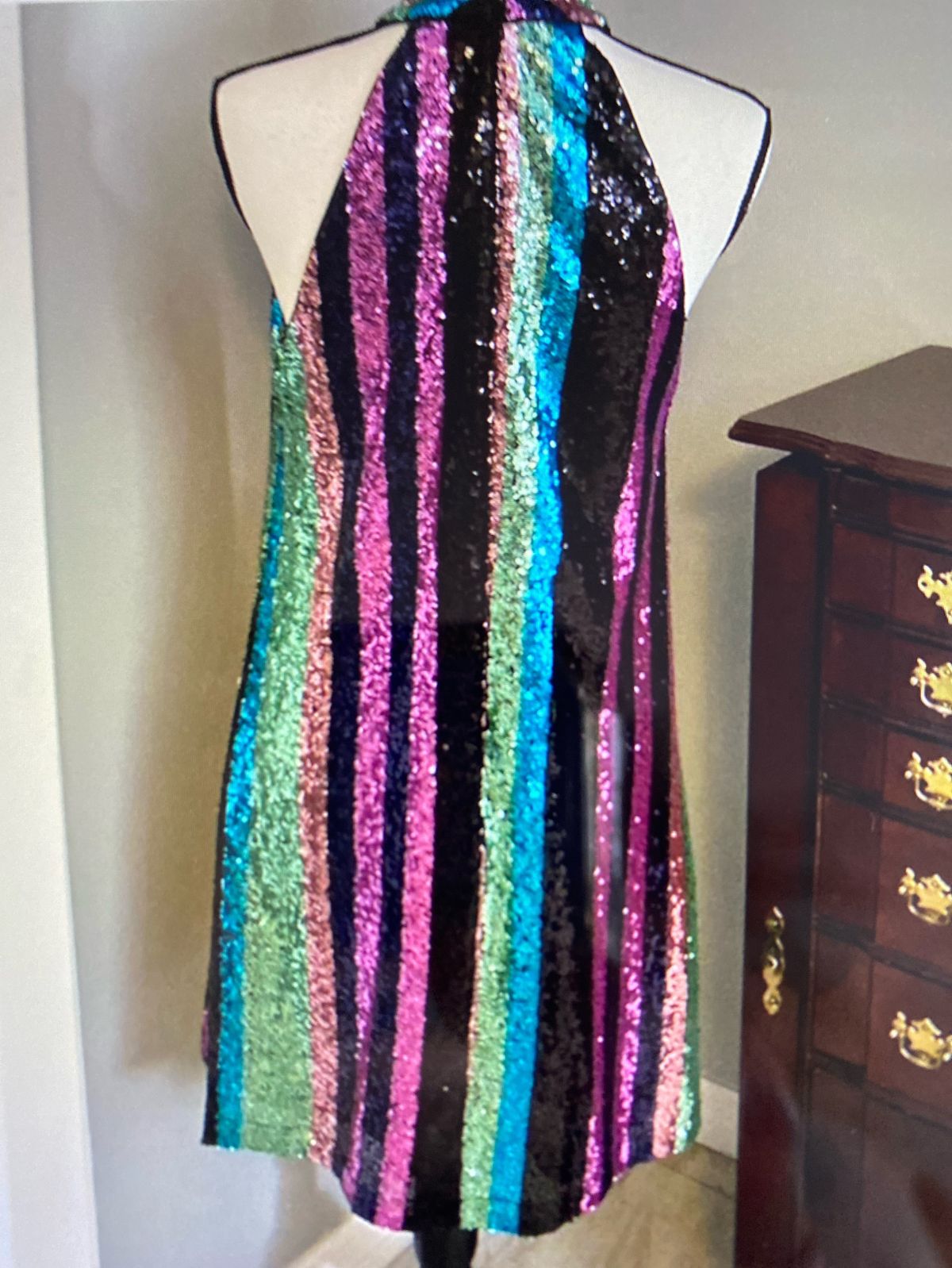 Belle by Badgley Mischka Size 6 High Neck Sequined Multicolor Cocktail Dress on Queenly