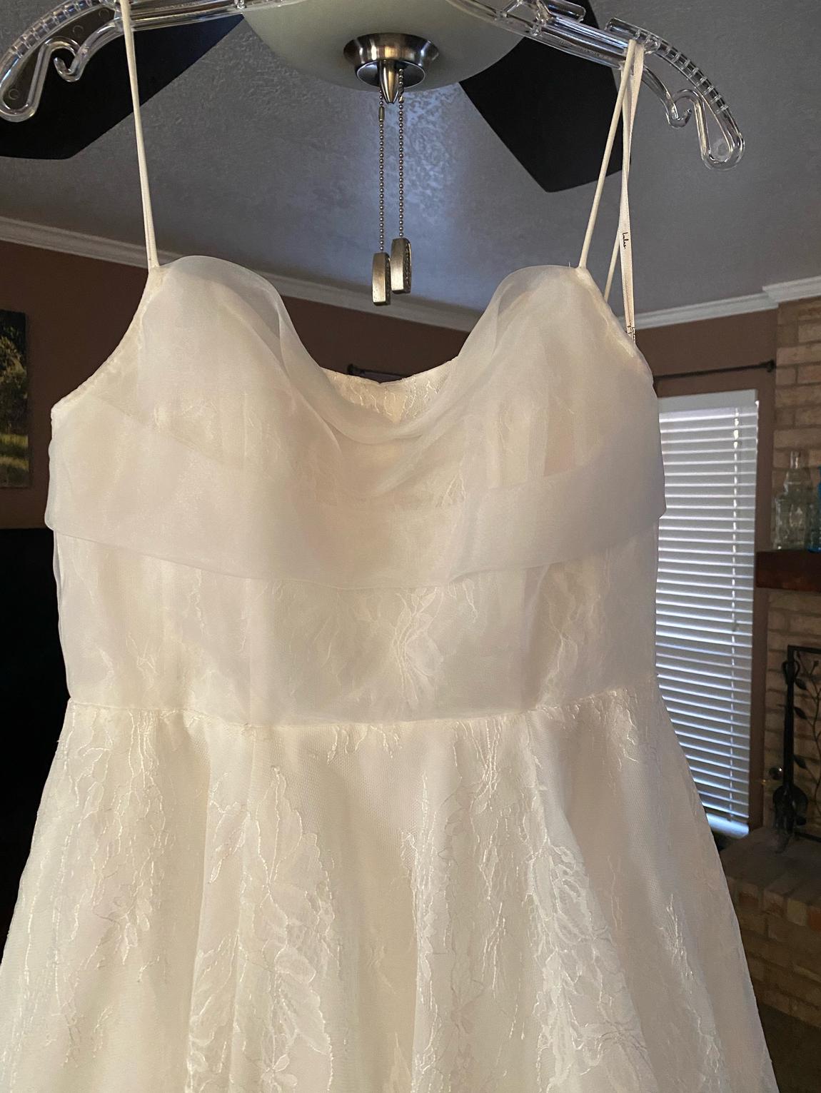 Size 6 Lace White A-line Dress on Queenly