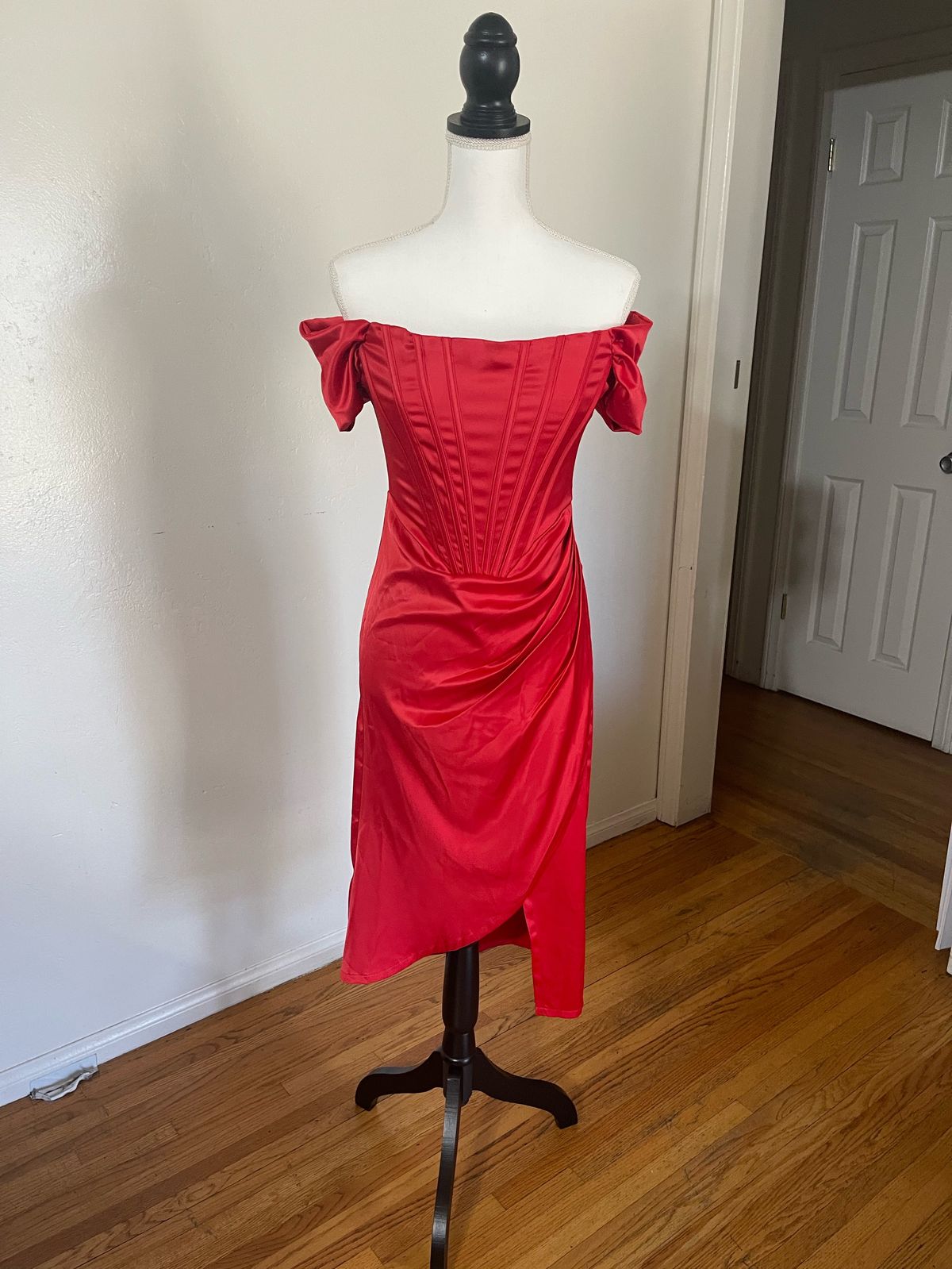 Size 4 Red Side Slit Dress on Queenly