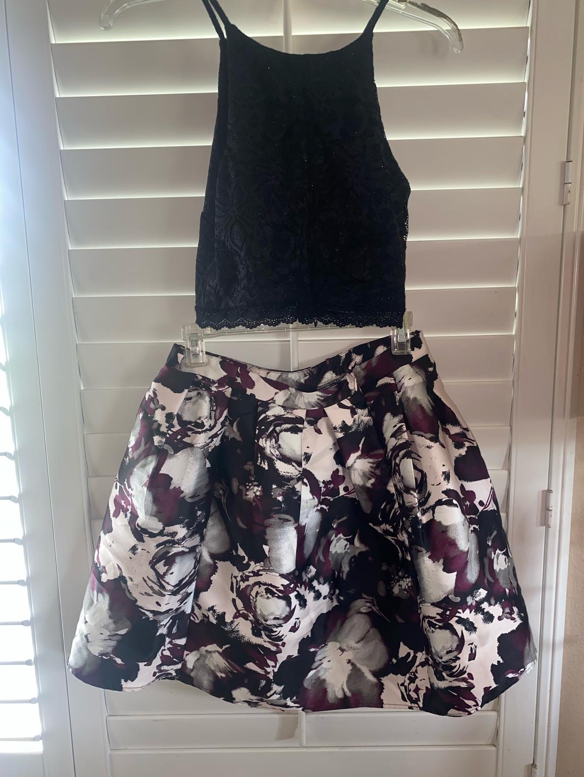 Size 10 Homecoming Floral Black A-line Dress on Queenly