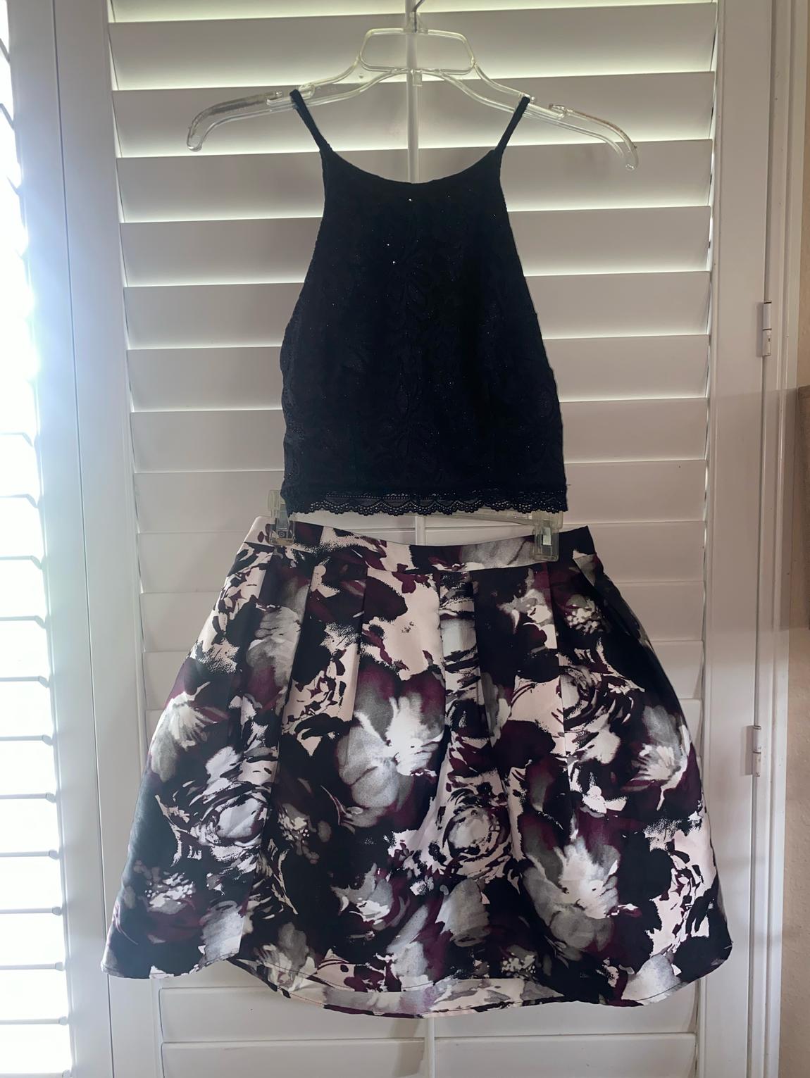 Size 10 Homecoming Floral Black A-line Dress on Queenly