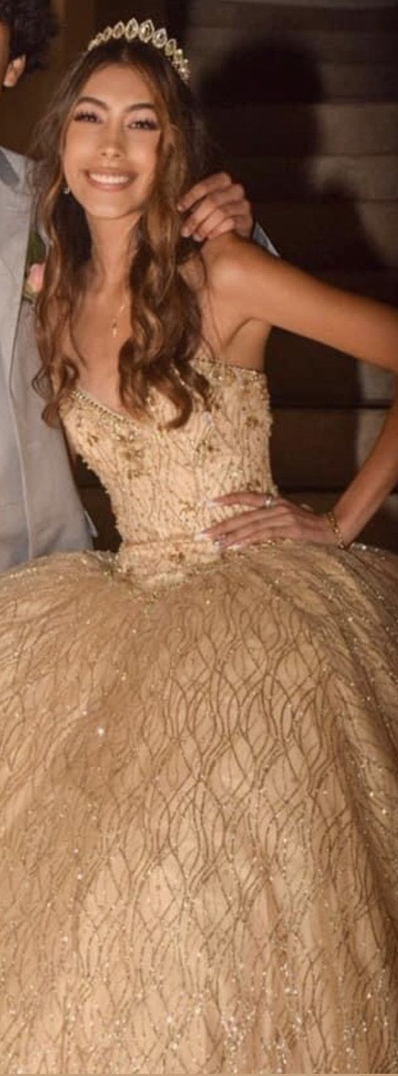 Size 2 Prom Lace Gold Ball Gown on Queenly