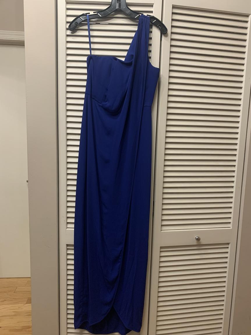 BCBG Max Azria Size 4 One Shoulder Blue Ball Gown on Queenly