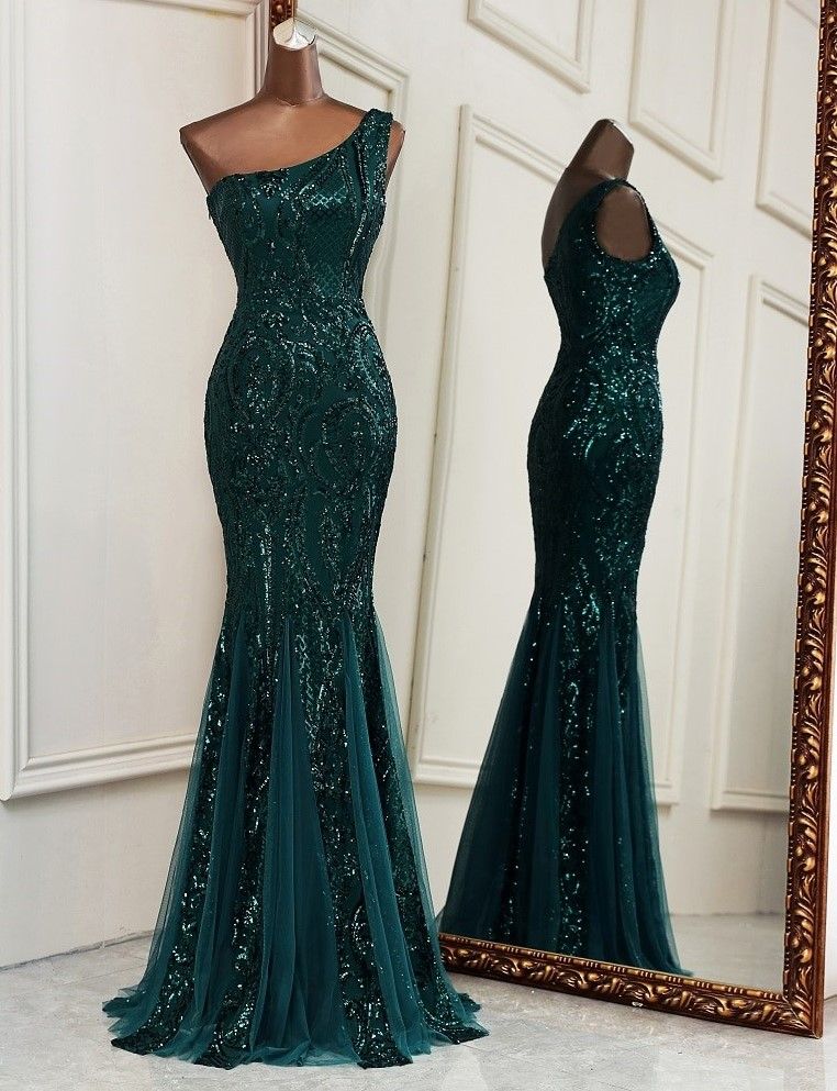 Size 8 Prom Sequined Green A-line Dress on Queenly