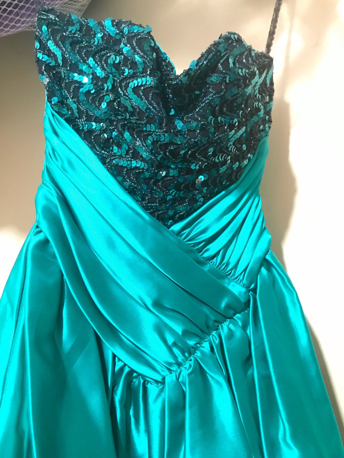 Zum Zum Size 4 Prom Sequined Green Cocktail Dress on Queenly