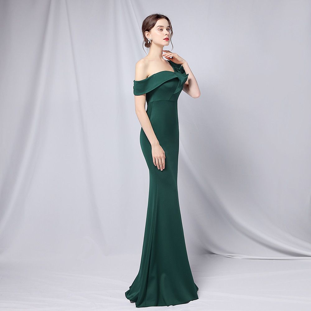 Size 4 Prom One Shoulder Green A-line Dress on Queenly