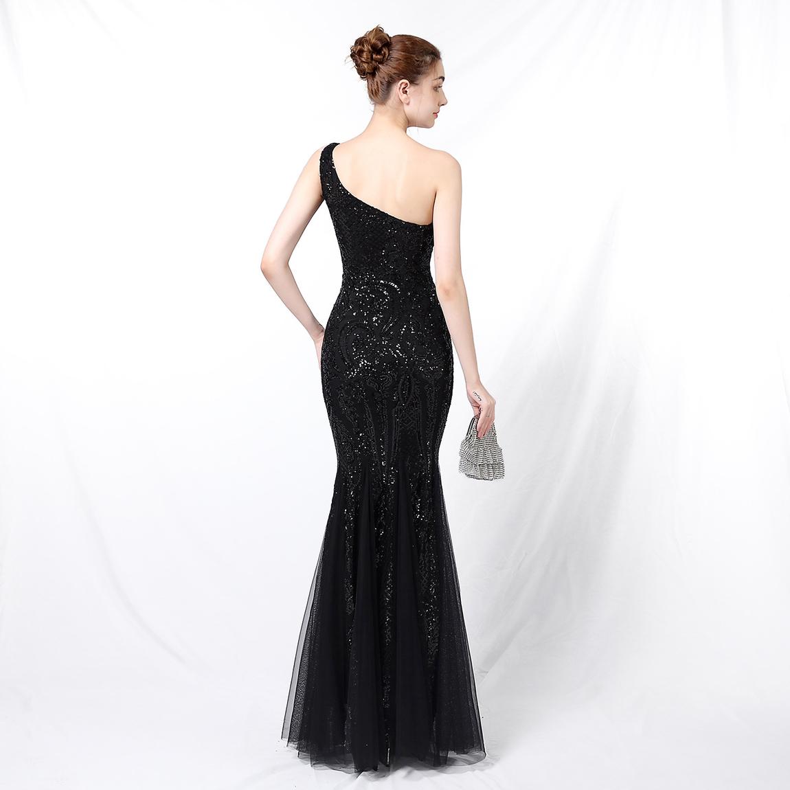 Size 10 Prom One Shoulder Black Mermaid Dress on Queenly