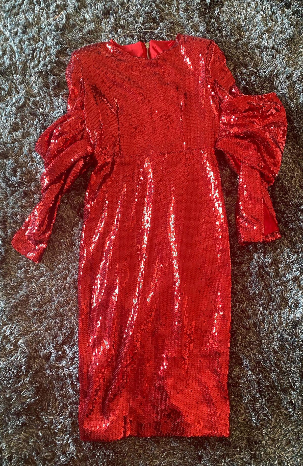Size 2 Sequined Red Cocktail Dress on Queenly