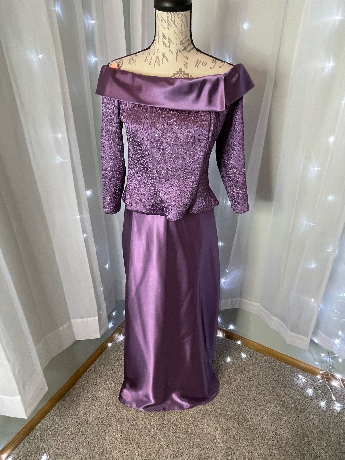 Alex Size 10 Off The Shoulder Purple Cocktail Dress on Queenly
