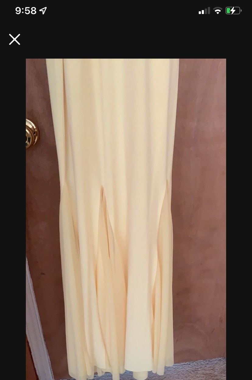 Cache Size 2 Yellow Floor Length Maxi on Queenly