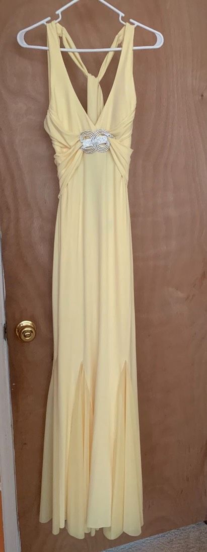 Cache Size 2 Yellow Floor Length Maxi on Queenly