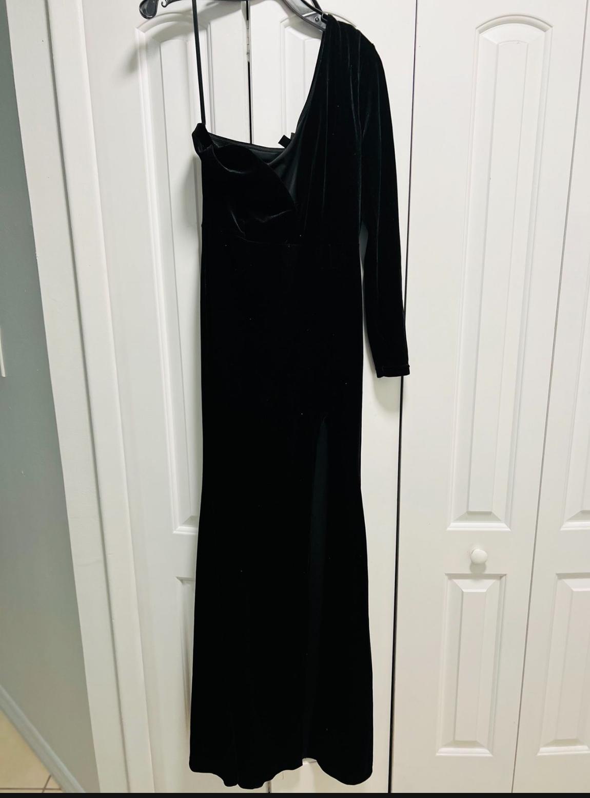 Size 12 Velvet Black Side Slit Dress on Queenly