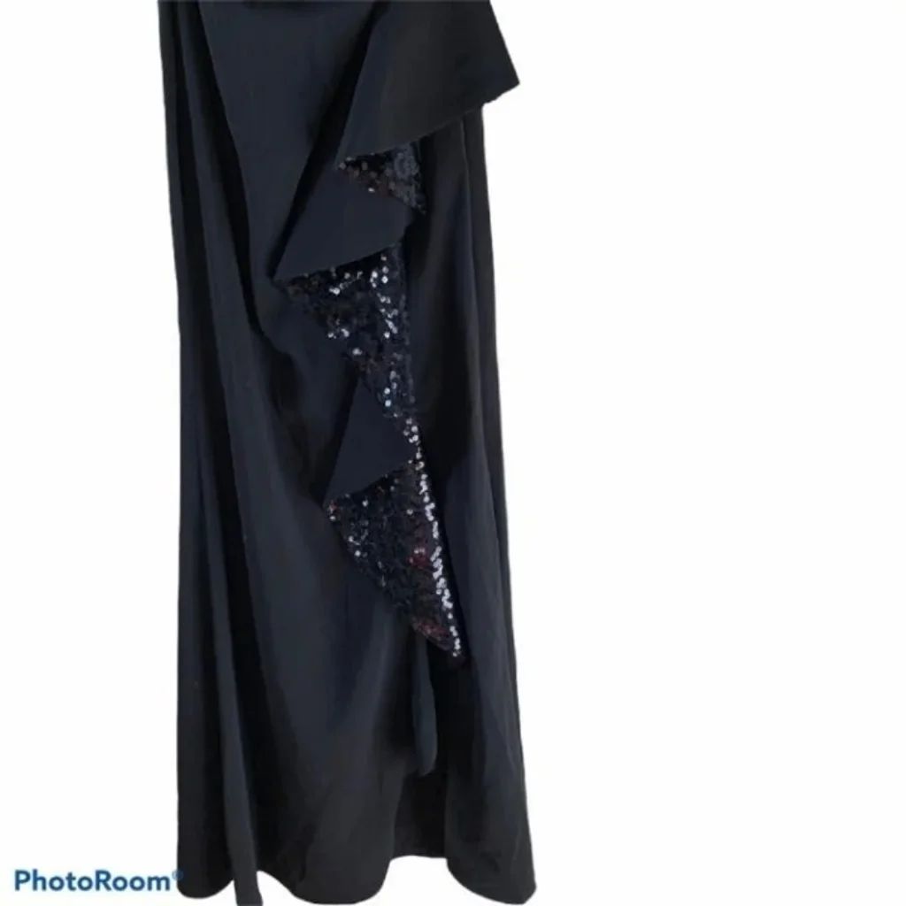 Carmen Marc Valvo Size 4 Sequined Black Side Slit Dress on Queenly