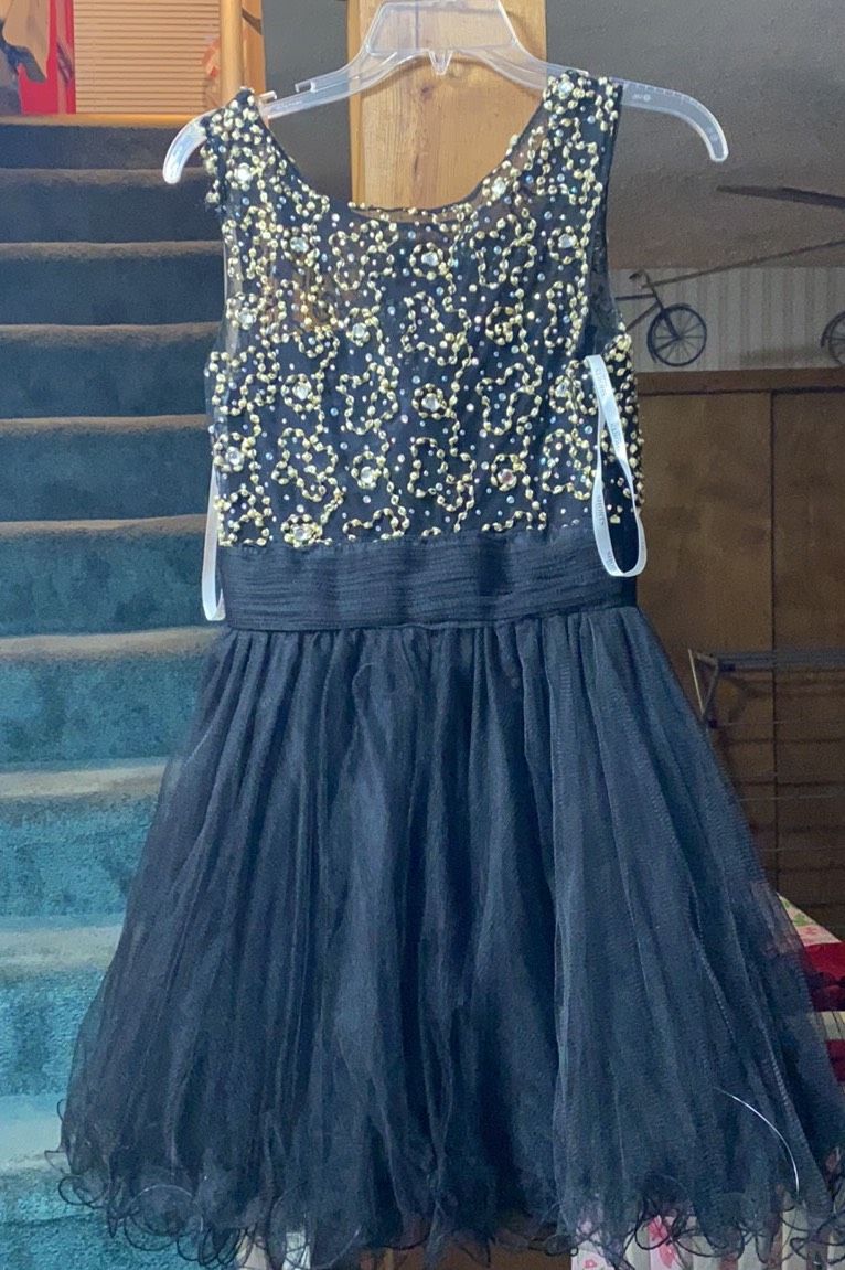 mon cheri Size 6 Black Cocktail Dress on Queenly