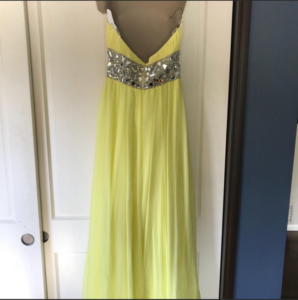 Jovani Size 6 Yellow A-line Dress on Queenly