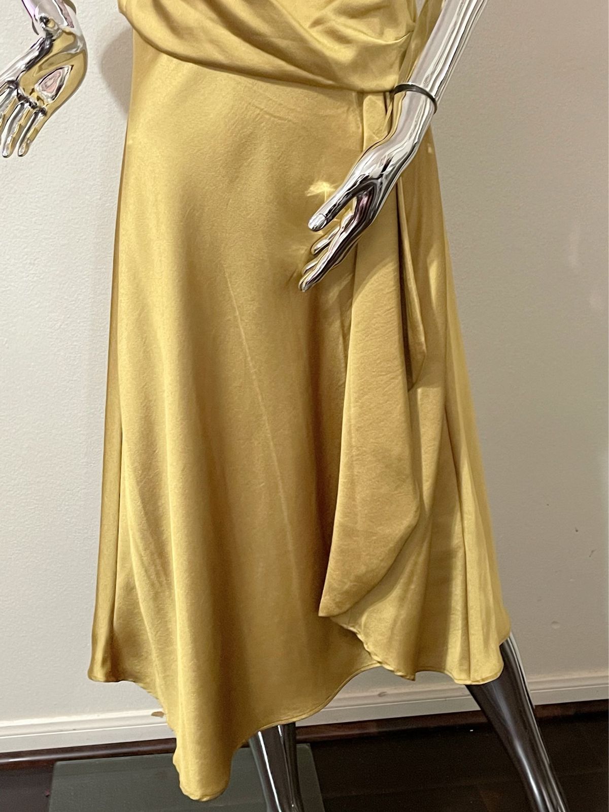 Size 12 Gold Cocktail Dress on Queenly