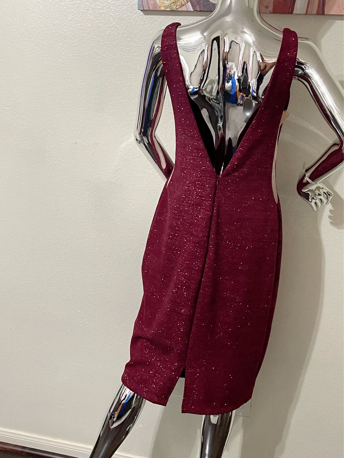 Size 10 Homecoming Plunge Sequined Burgundy Red Cocktail Dress on Queenly