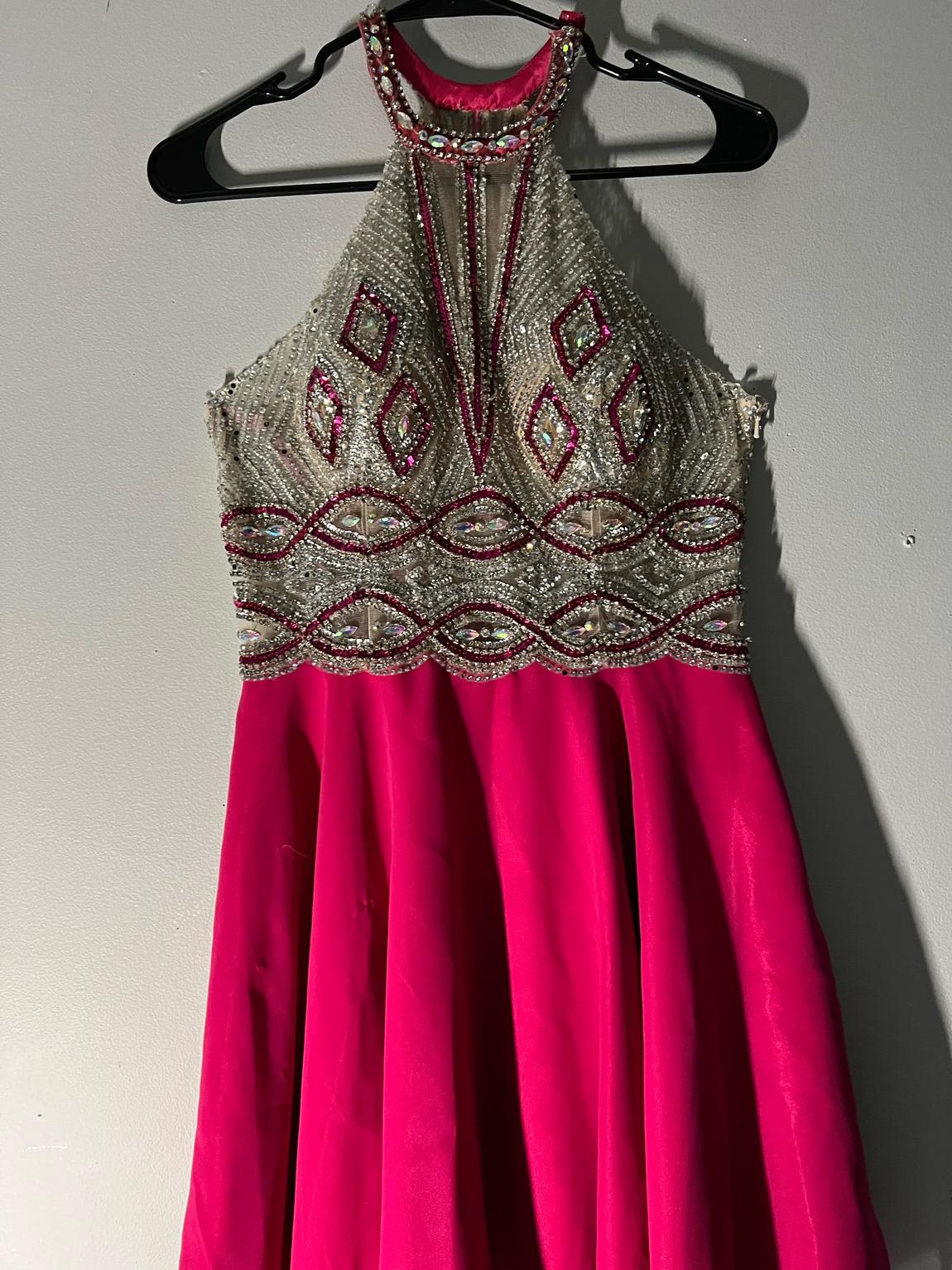 Size 4 Prom Pink Cocktail Dress on Queenly