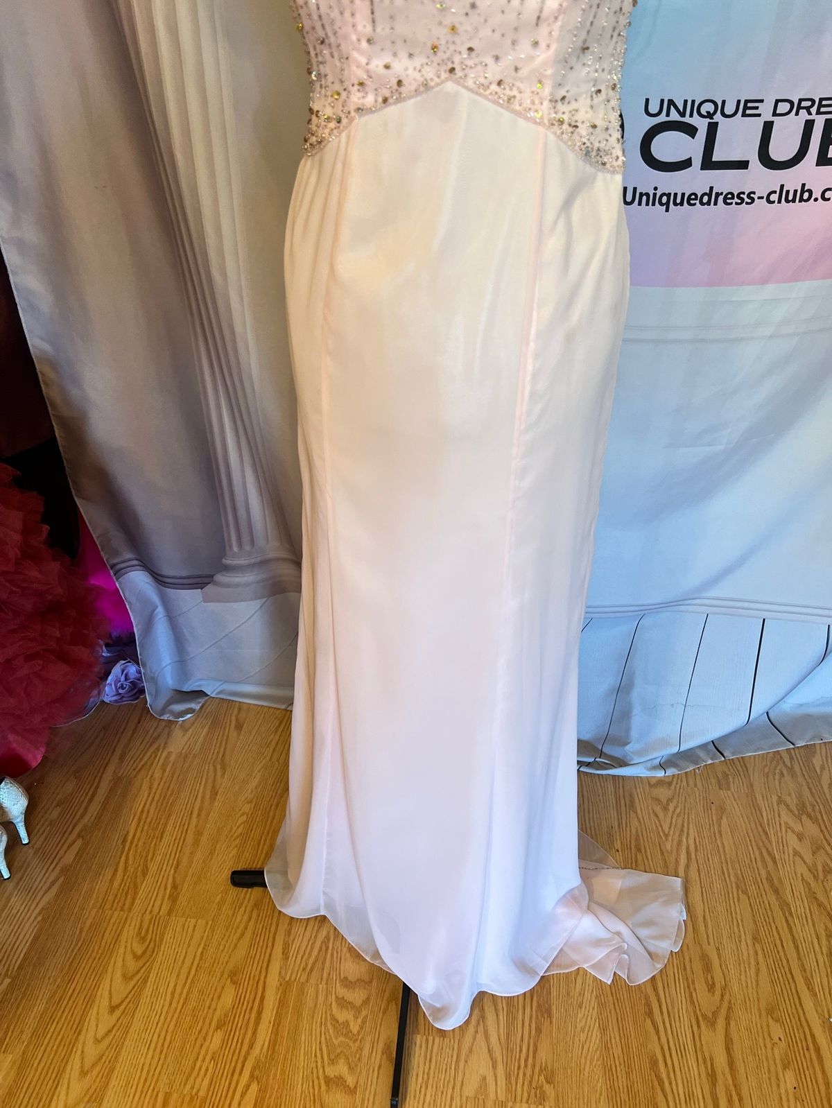 Unique Dress Club Size 4 Prom Satin Light Pink Mermaid Dress on Queenly