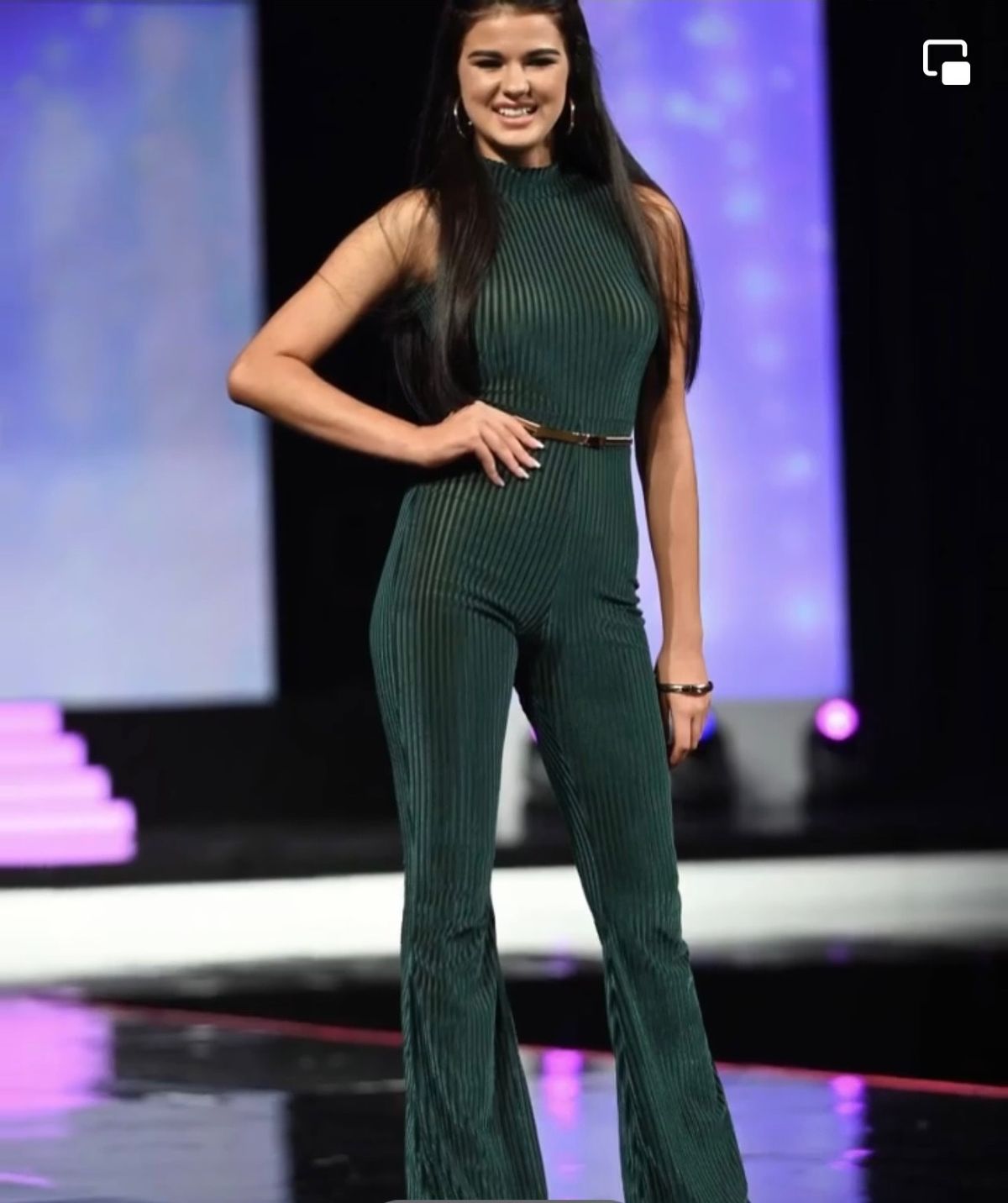 Size 0 Pageant Interview High Neck Emerald Green Formal Jumpsuit on Queenly