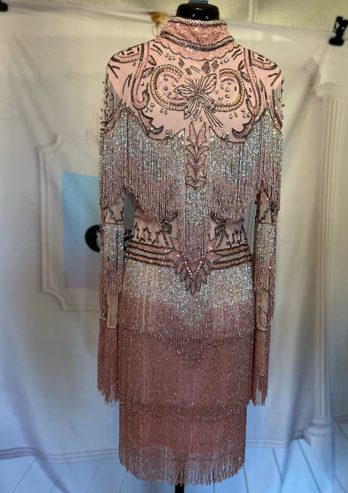 Unique Dress Club Size 8 Homecoming High Neck Sequined Light Pink Cocktail Dress on Queenly