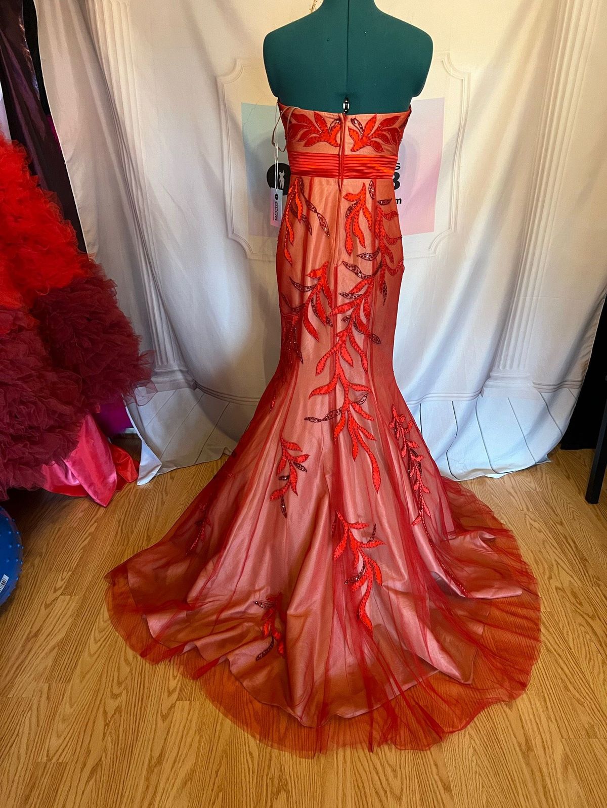 Unique Dress Club Size 2 Prom Red Mermaid Dress on Queenly