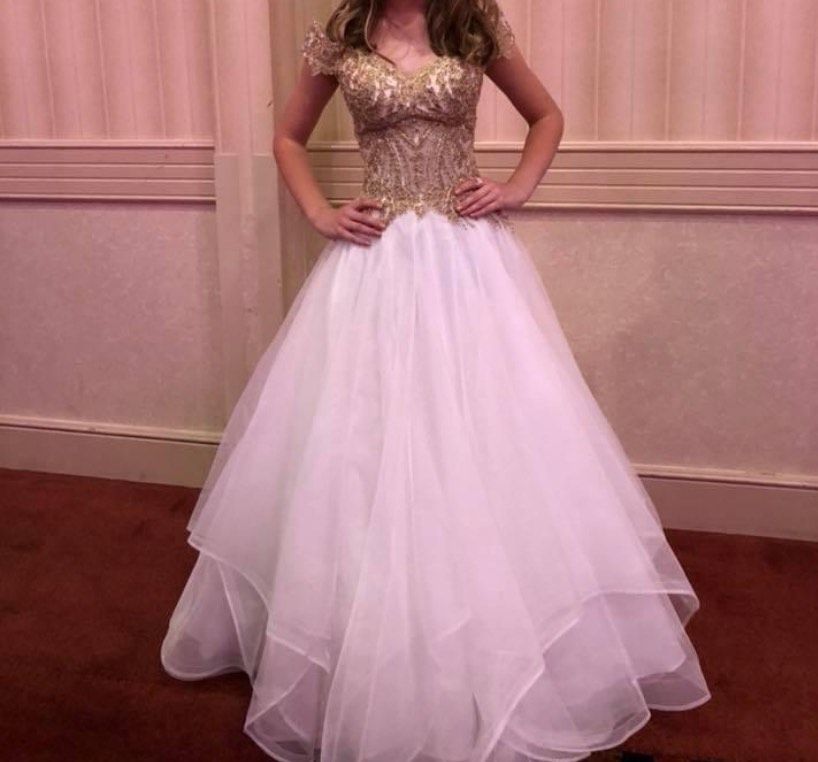 Sherri Hill Size 00 White Ball Gown on Queenly