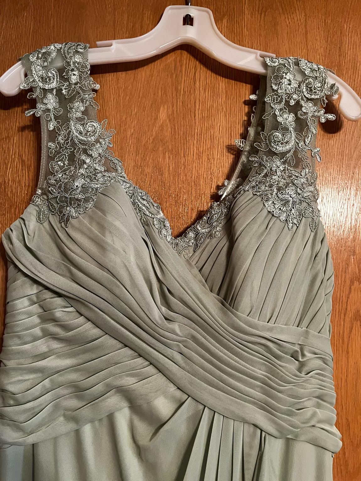Azazie/David’s Bridal Size 12 Lace Green A-line Dress on Queenly