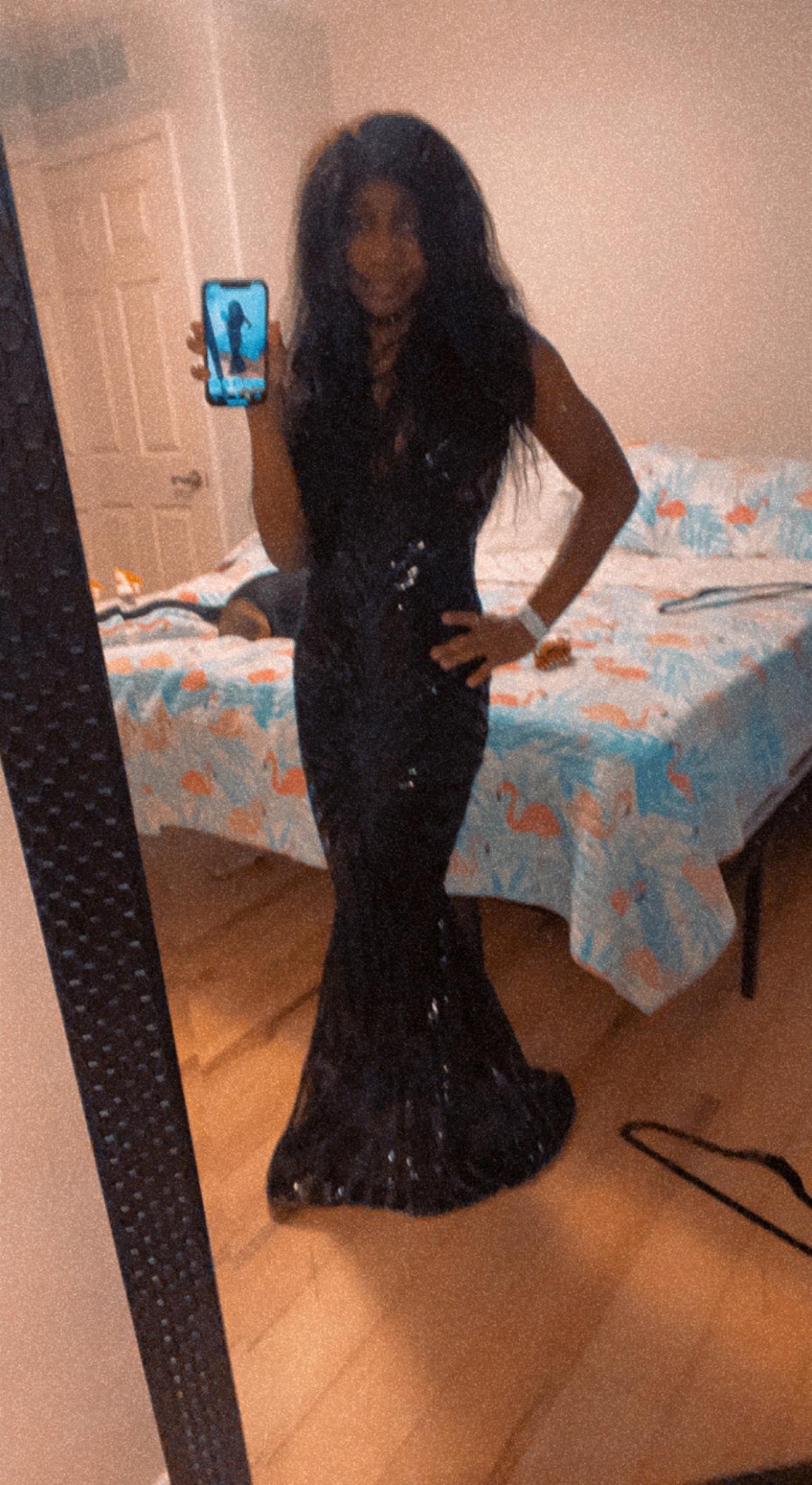 Size 2 Prom Sequined Black Mermaid Dress on Queenly