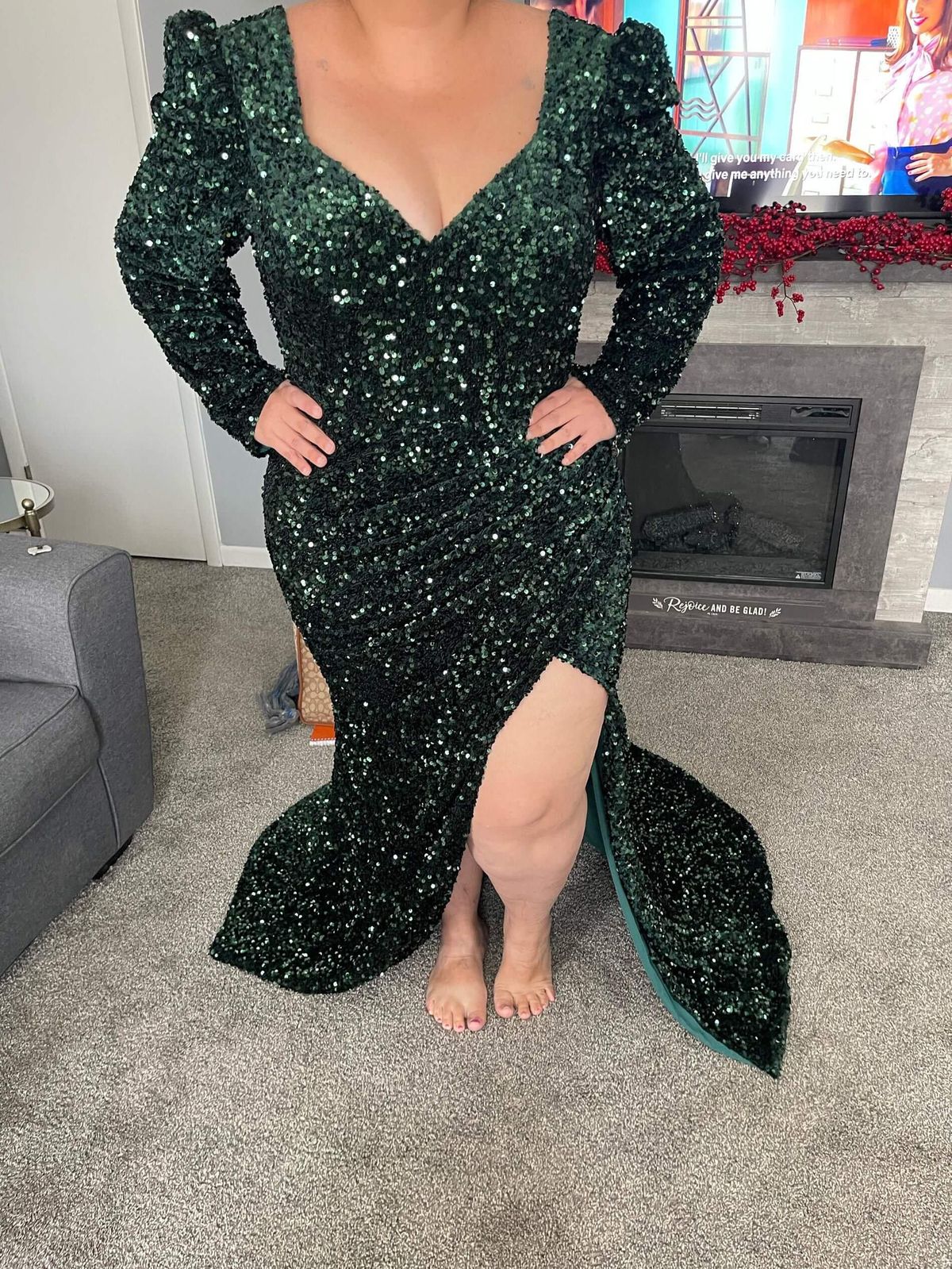 Portia and Scarlett Plus Size 16 Prom Sequined Emerald Green Side Slit Dress on Queenly