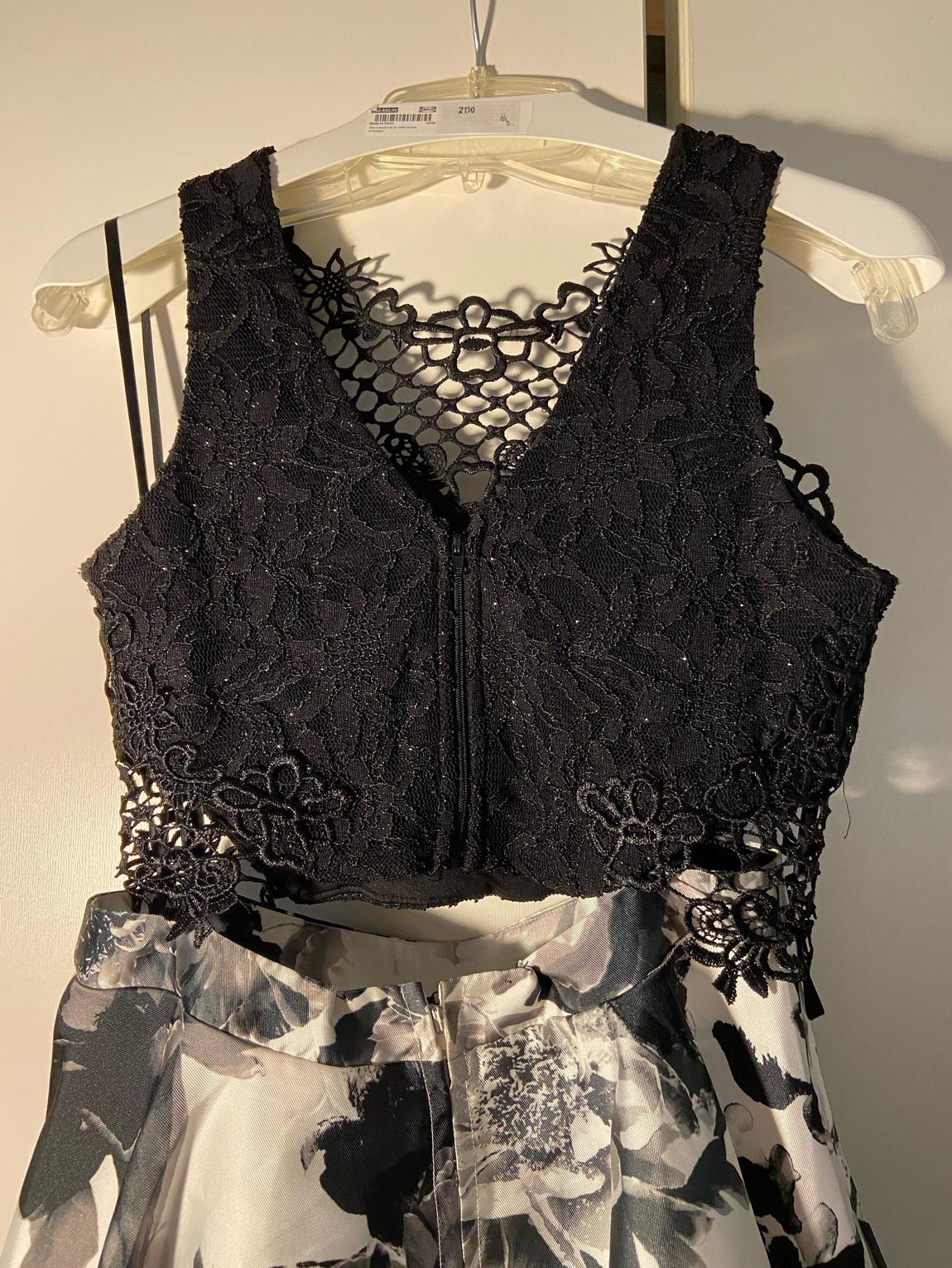 Jade Kristpher Size 4 Floral Black A-line Dress on Queenly