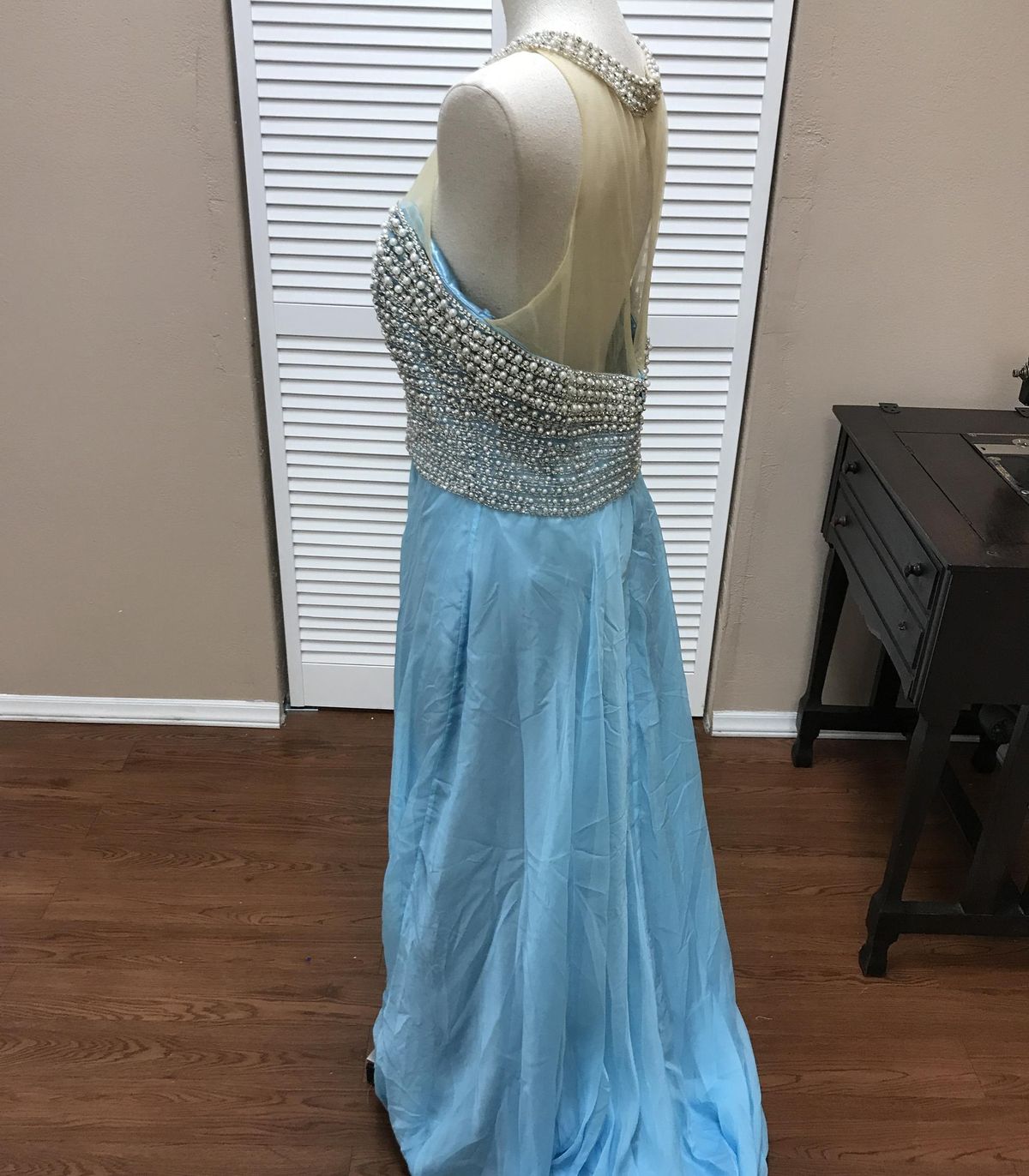 Larissa Couture LV Plus Size 18 Prom High Neck Sequined Light Blue Ball Gown on Queenly