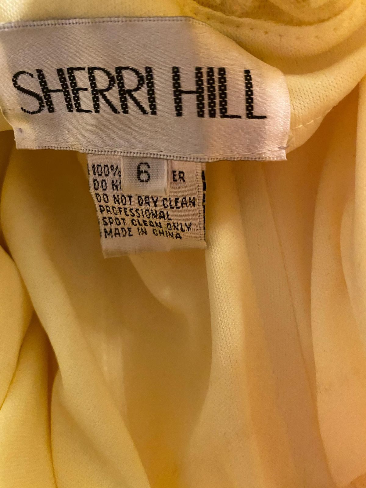 Sherri Hill Size 6 Bridesmaid One Shoulder Lace Yellow Dress With Train on Queenly