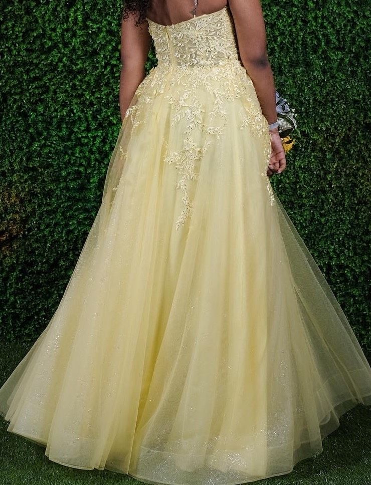 Jovani Size 6 Prom Strapless Lace Yellow A-line Dress on Queenly